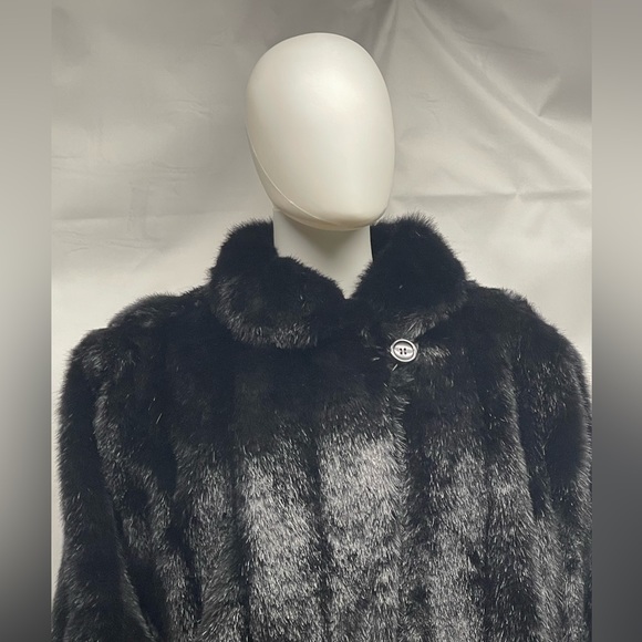 DENNIS BASSO BOUTIQUE FAUX FUR NWOT COAT HIDDEN SNAP CLAPS SIDE POCKETS & MORE - Picture 5 of 17